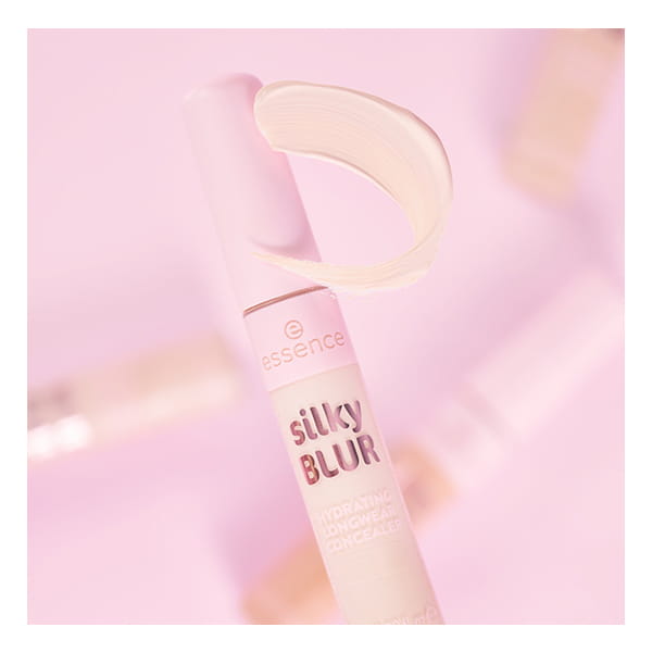 ESSENCE SILKY BLUR